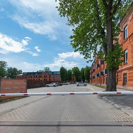 Spaciuos 1 Bd By Domvia Διαμέρισμα Κάουνας