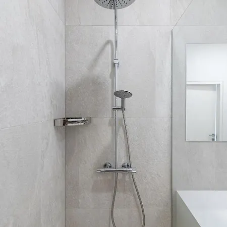 Spaciuos 1 Bd By Domvia Διαμέρισμα Κάουνας