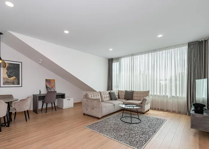 Spaciuos 1 Bd By Domvia *